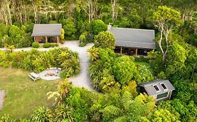 Paparoa Beach Hideaway With Hot Tub